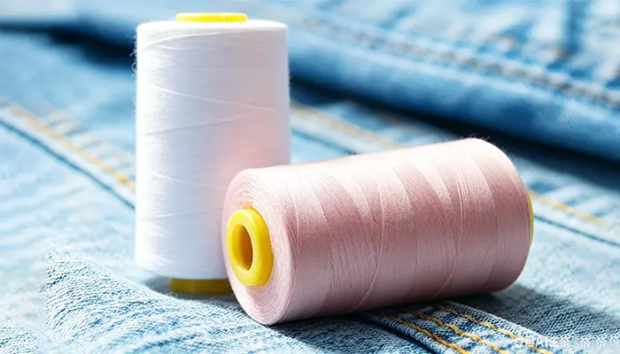 Yüksək performanslı Poly Core Spun bobin tikiş ipini təqdim edin